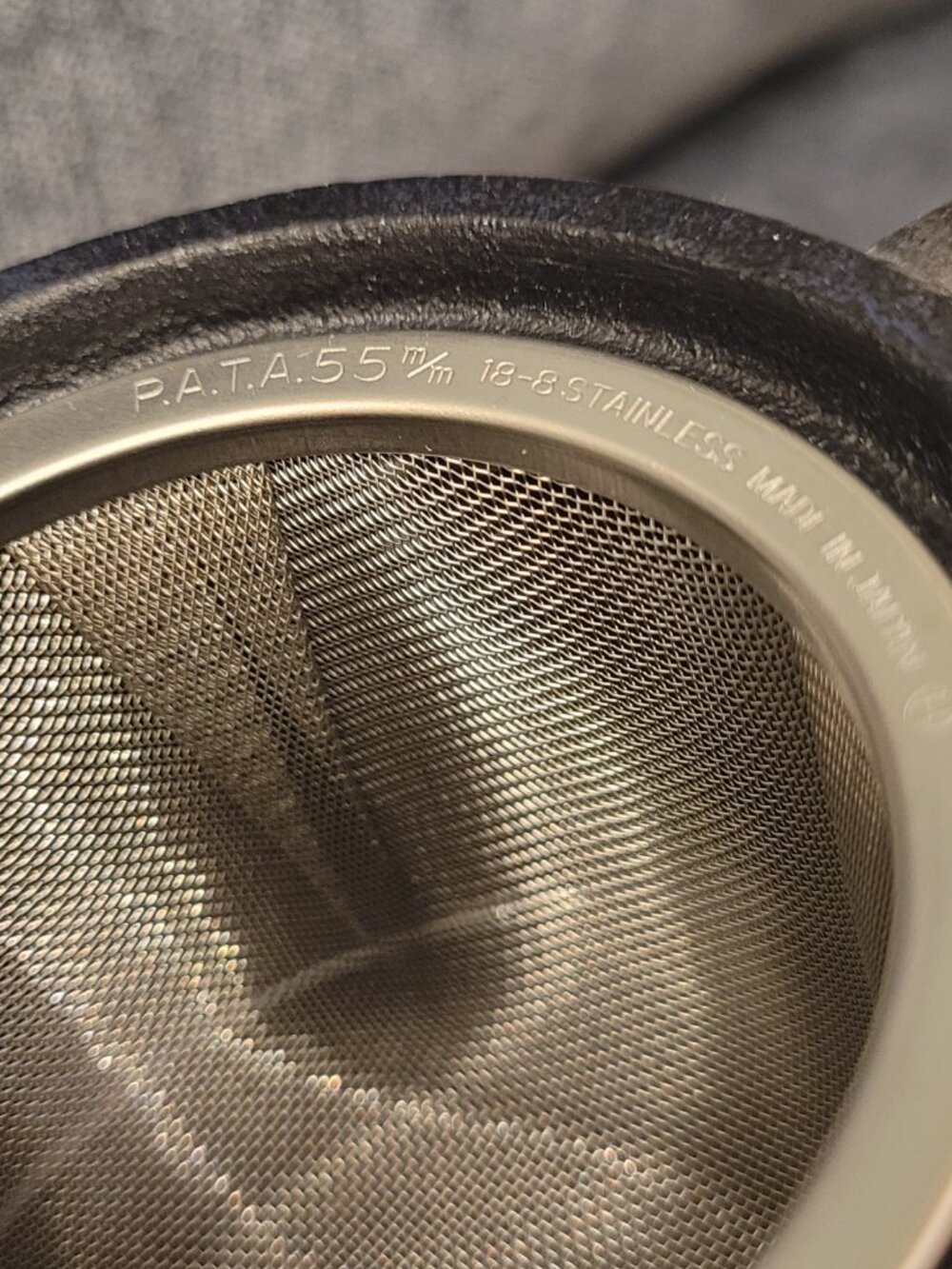 Joyce Chen Tsunami Tidal Wave Cast Iron Teapot, Strainer. Tetsu kyusu. - Picture 6 of 11